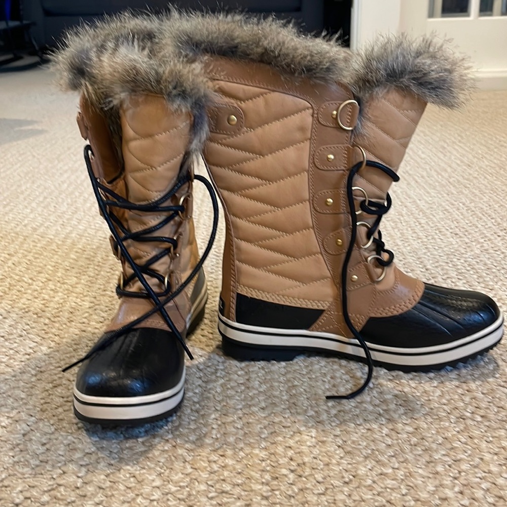 Sorel - waterproof boots
